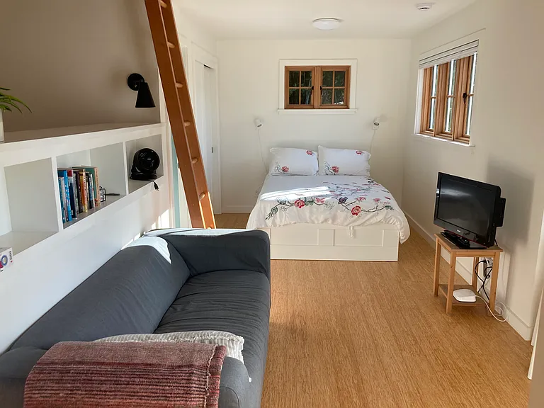115 W Pedregosa St #A — Photo 3
