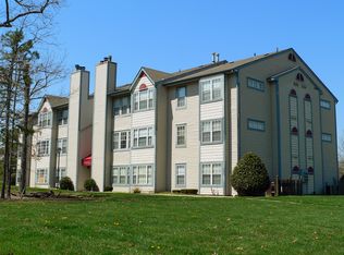 80 Trotters Ln #807, Galloway, NJ 08205
