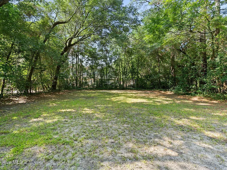4304 Spirea Dr #B — Photo 26