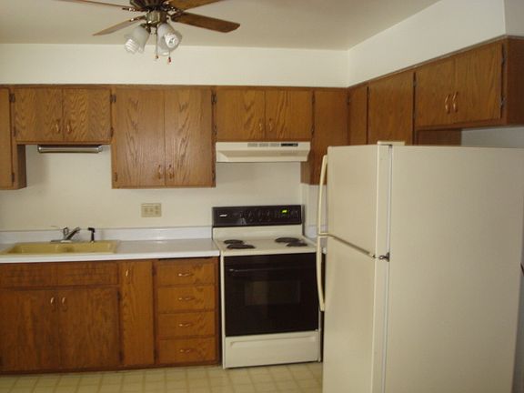 3rd image of 2308 Mayflower Ave