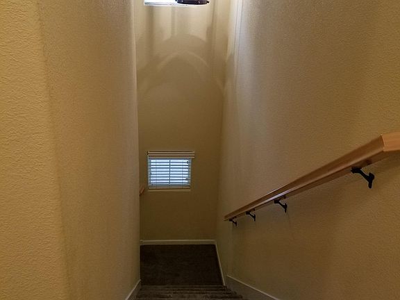 3rd image of 307 Blossom Rock Ln