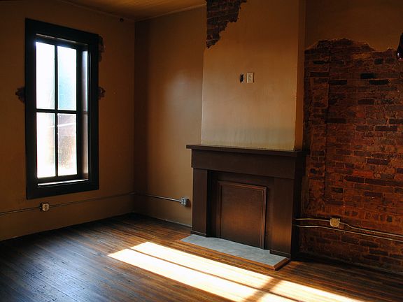 3rd image of 115 S 8th St APT 201