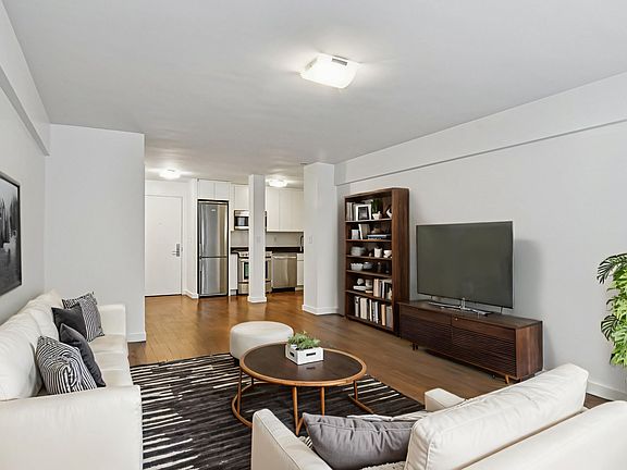 3rd image of 420 E 64th St APT E2a