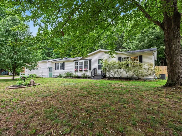 67749 S Ridgewood Dr, South Haven, MI 49090