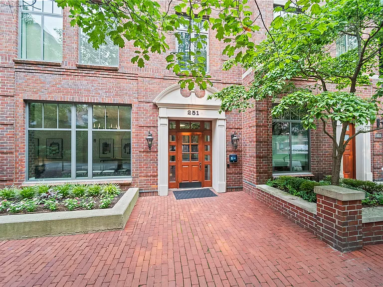 251 Daniel Burnham Sq #701 — Photo 35