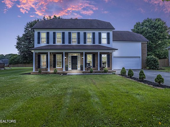 3rd image of 635 Hirst Cir