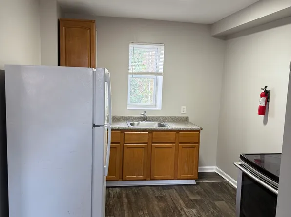 126 N 9th St APT 3, Darby, PA 19023