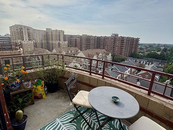 3rd image of 2400 Clarendon Blvd #Penthouse 11