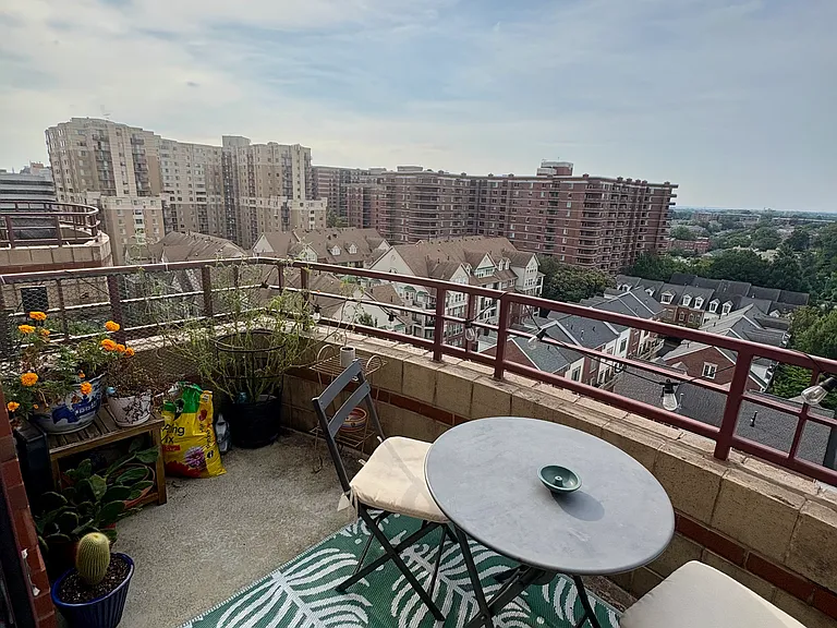 2400 Clarendon Blvd #Penthouse 11 — Photo 3