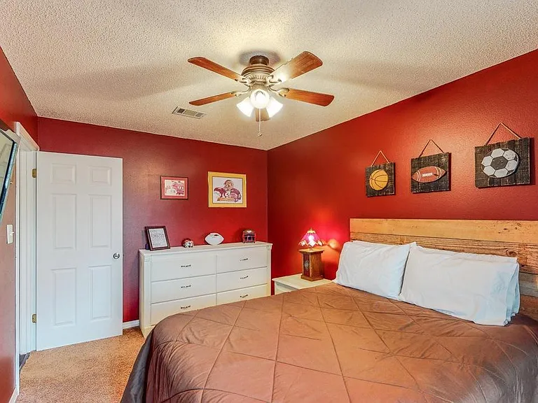 1054 Northview Dr — Photo 45
