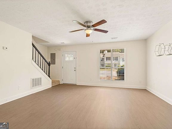 3rd image of 5716 Wells Cir