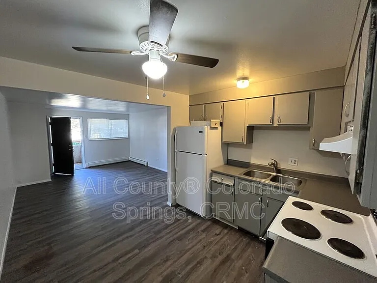 329 Bonnie Ct #1 — Photo 6