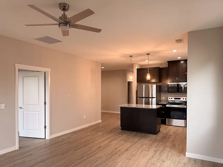 5534-5564 Skyline Rd S — Photo 129