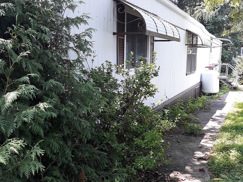2nd image of 13 Springridge Rd #1