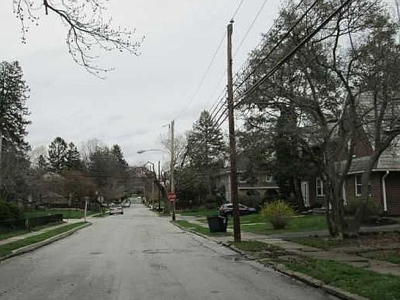 3rd image of 3515 Highland Ave