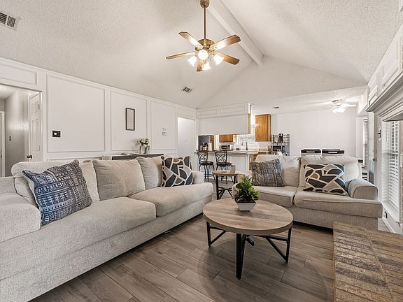 4th image of 8009 Berry Brook Dr