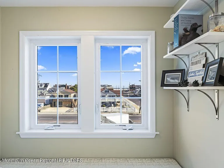 915 SW Central Ave — Photo 40
