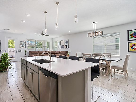 3rd image of 4180 Bonita Way