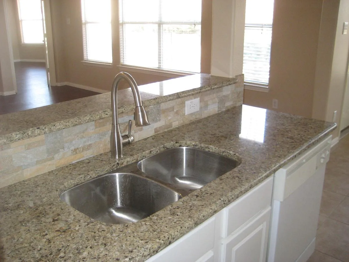 Faucet detail - 410 Ridgeview Trl