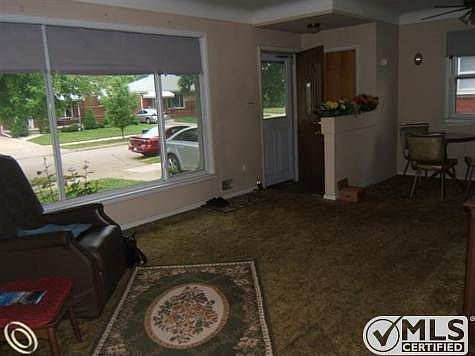 Living Room.jpg