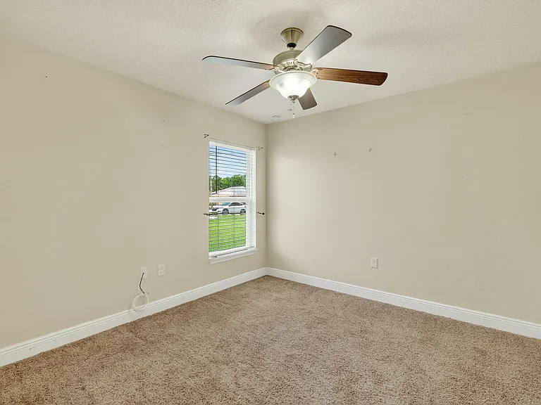 5547 NW Cordrey St — Photo 20
