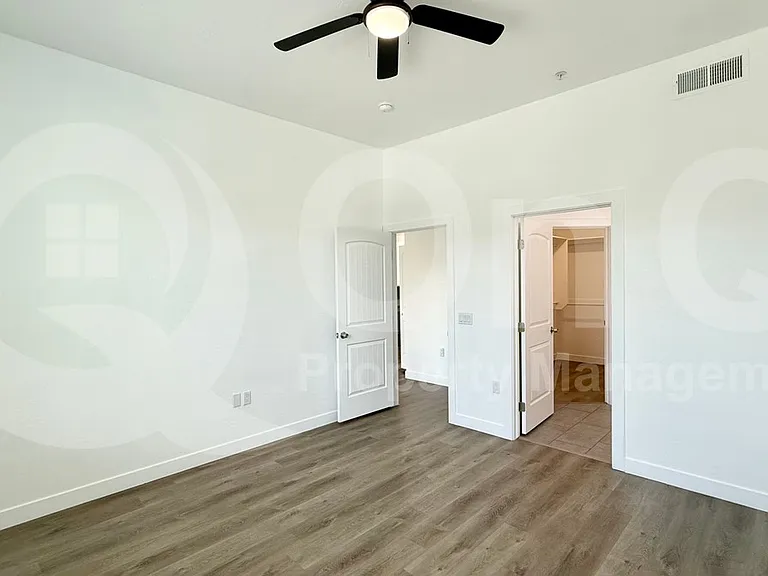 9160 N 67th Ave #212 — Photo 5