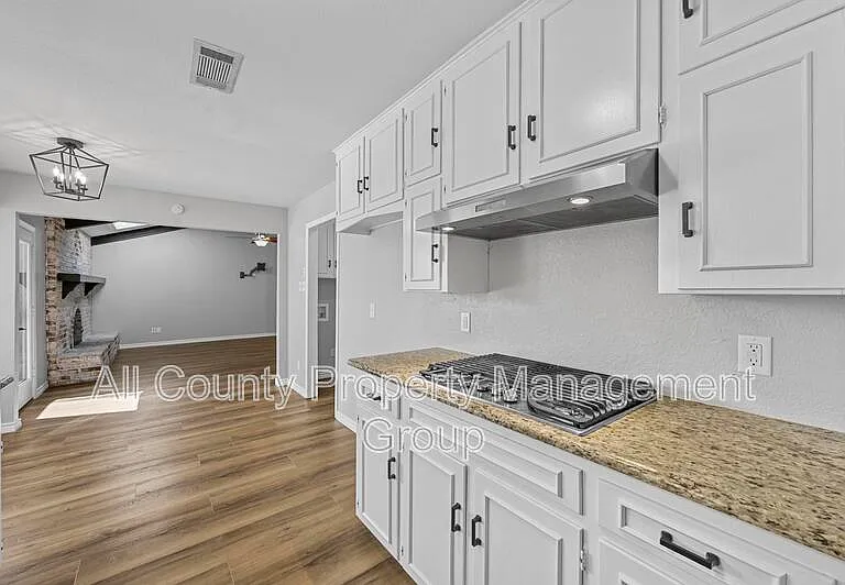 3108 Shady Brook Dr — Photo 5