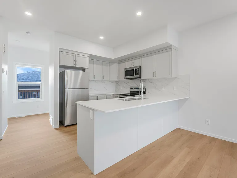 545 Black Stone Blvd — Photo 5