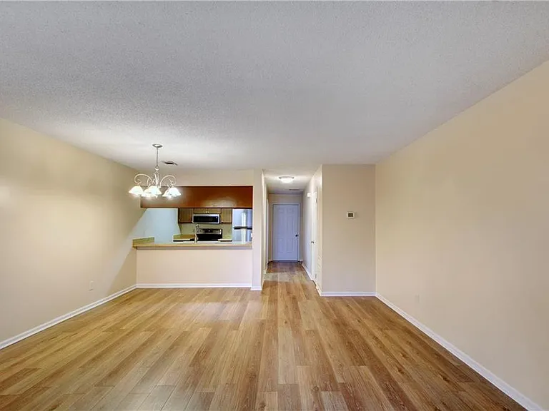 639 Brockinton Point #639 — Photo 4