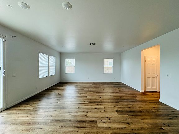 5th image of 3044 E Arbor Ln