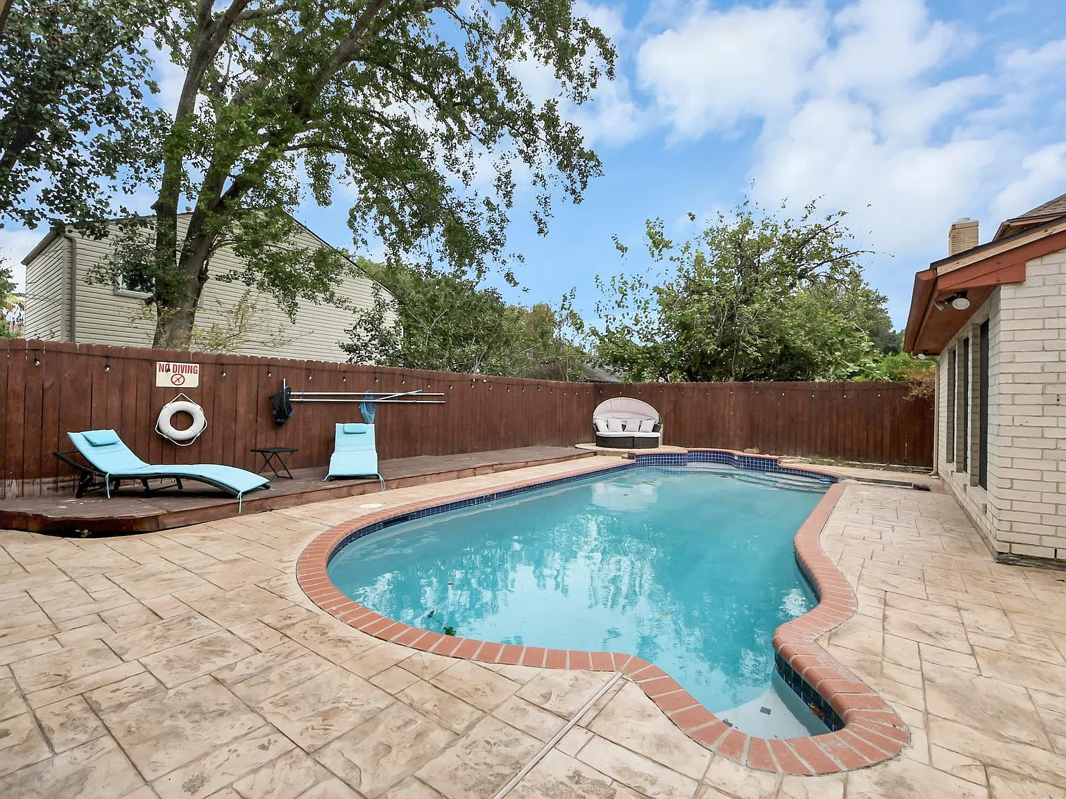 5 bed, 2.5 bath, 2729 sqft, $3,500 — Photo 4