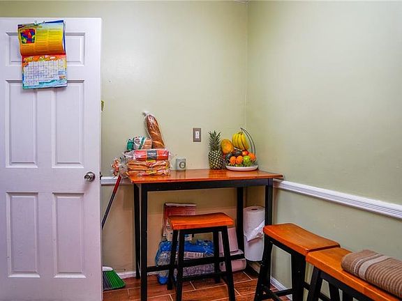 5th image of 491 Riverdale Ave APT 2G