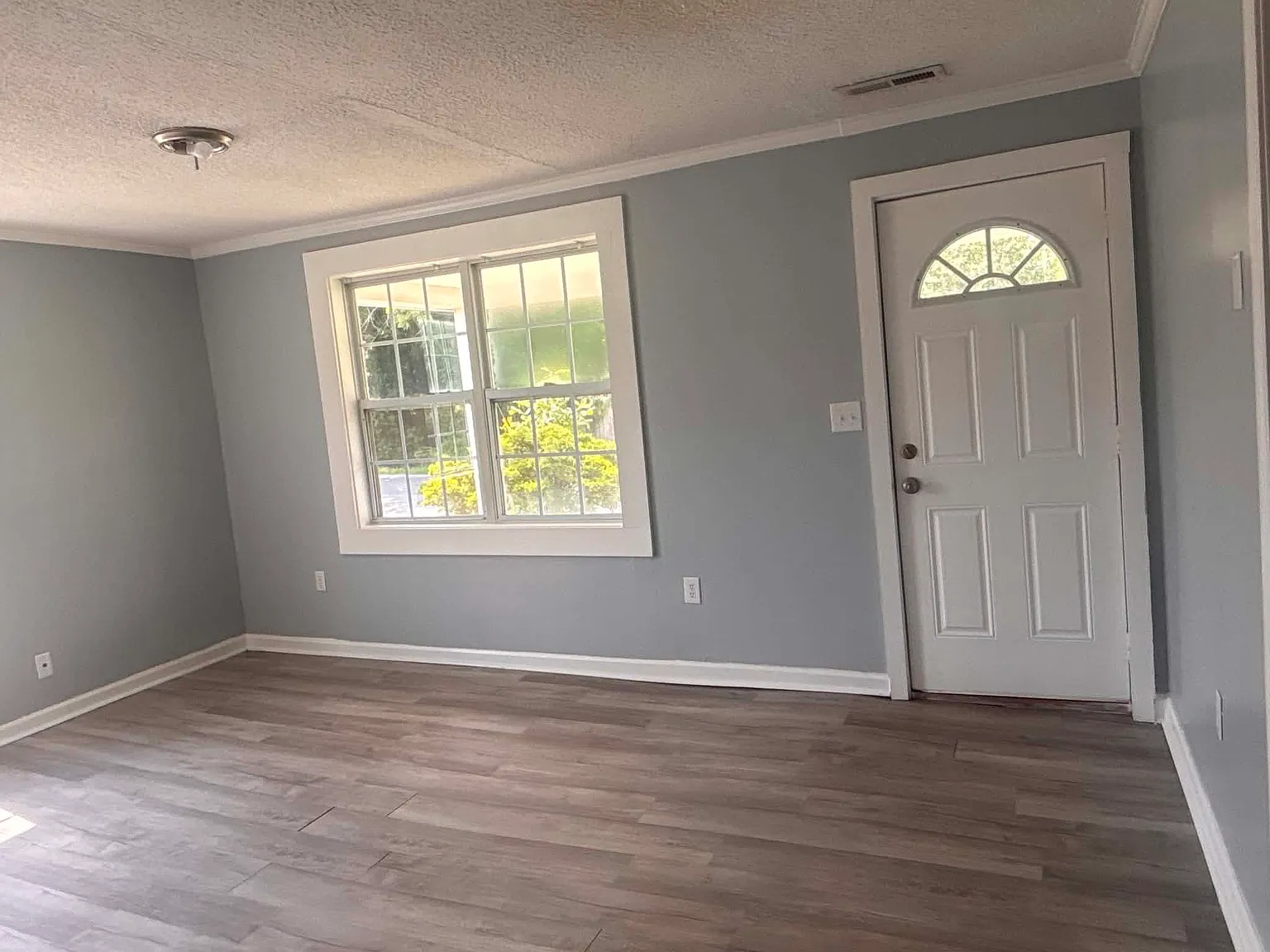 2 bed, $1,050 — Photo 4