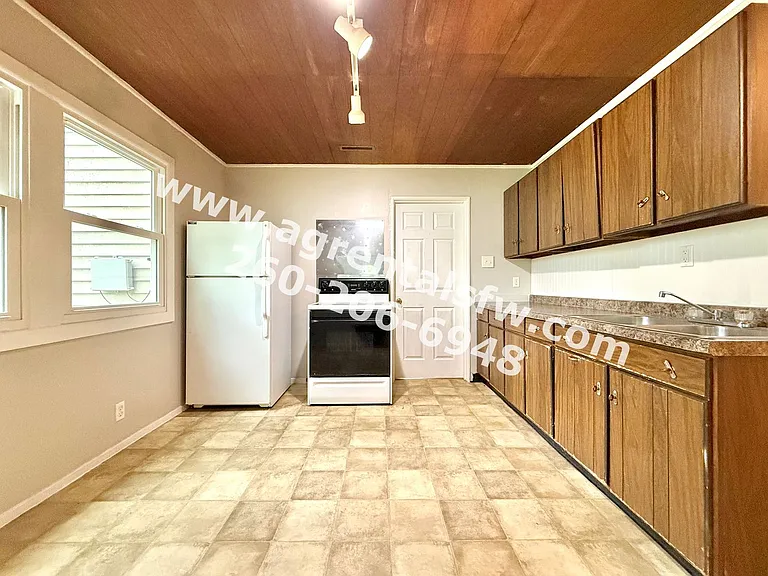 1730 Scotsdale Dr — Photo 5