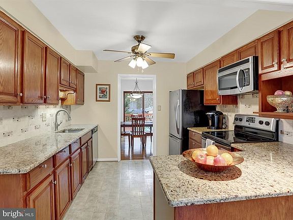 3rd image of 3422 Pellinore Pl
