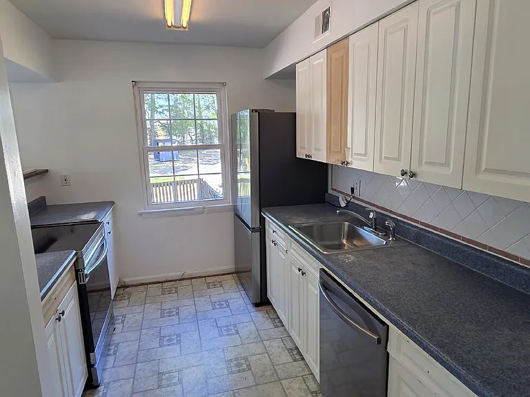 9729 Hagel Cir — Photo 17