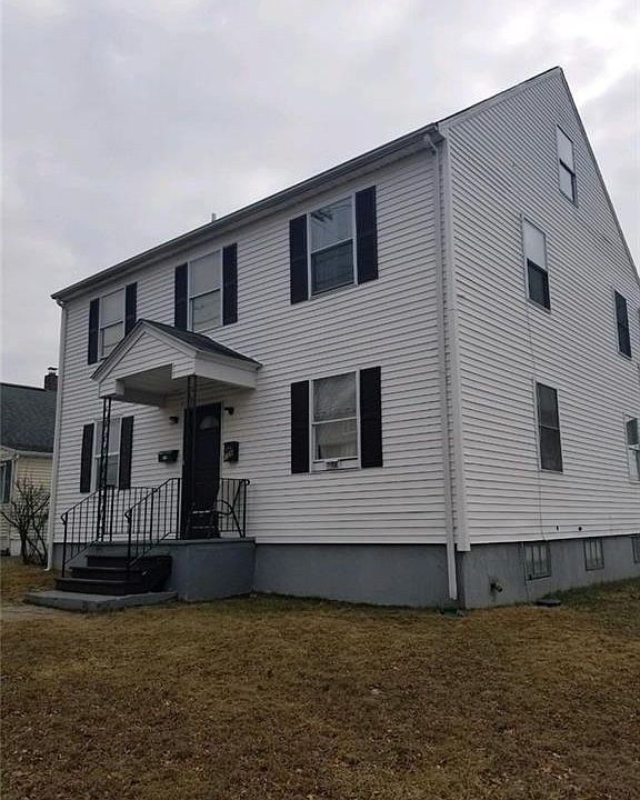 2nd image of 109 Boston Ave