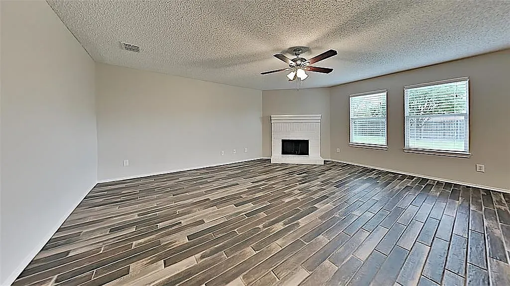 3 bed, 1630 sqft, $2,035 — Photo 1