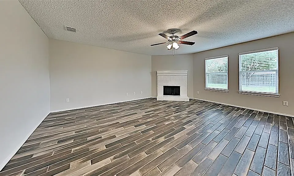1410 Starpoint Ln