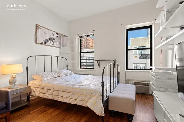 Sold by Sotheby's International Realty | media 3