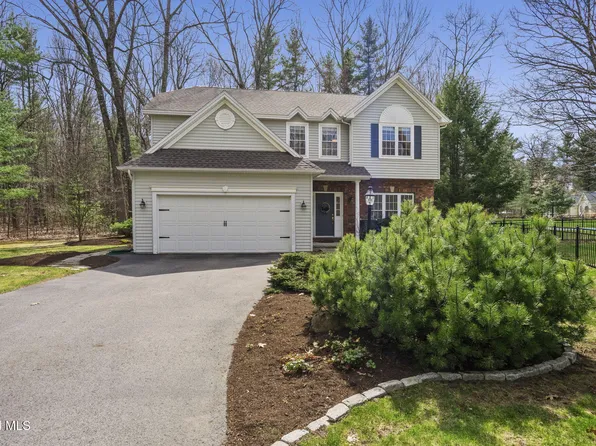 9 Arrowhead Park, Rexford, NY 12148