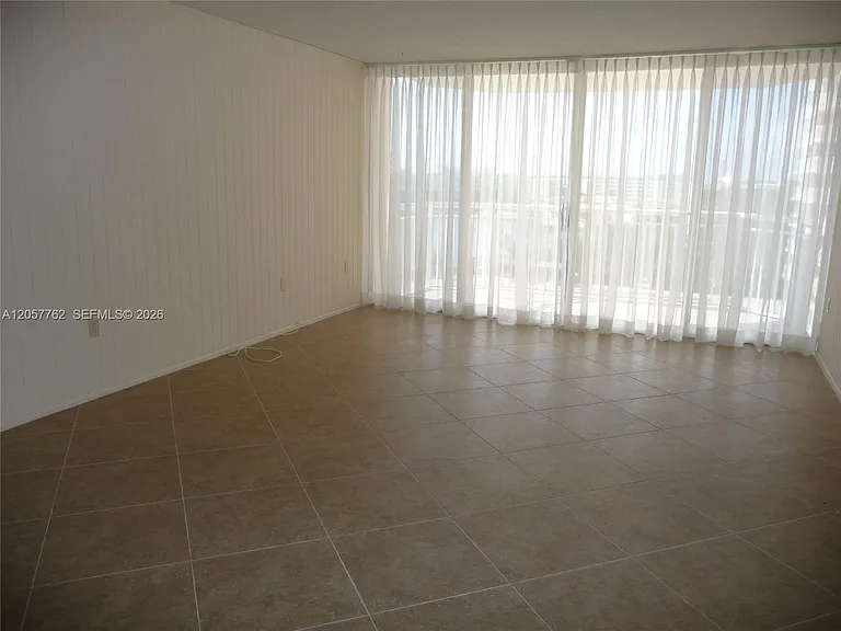 18071 Biscayne Blvd #603 — Photo 9