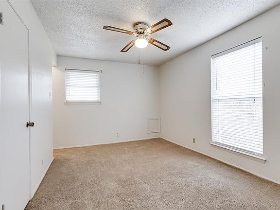 3rd image of 747 Brentwood Ln