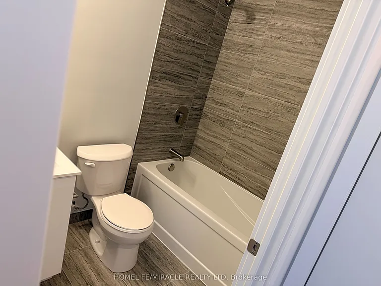 25 Wellington St S #3210 — Photo 15