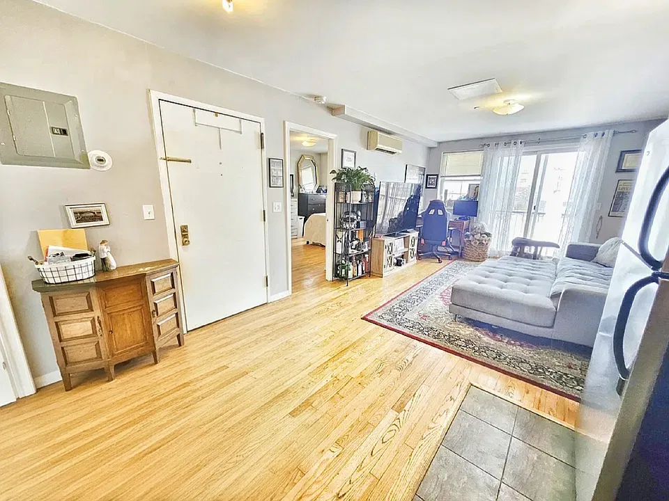 40-15 21st Ave #2R