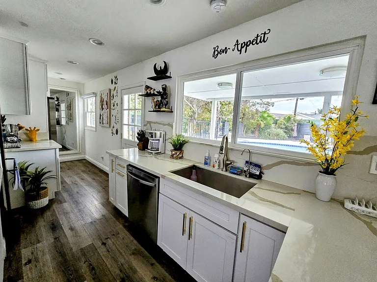 2548 E Wilson Ave — Photo 114