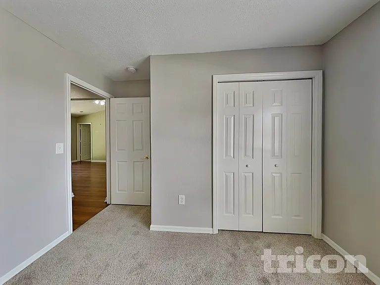 7833 Manor Dr — Photo 9