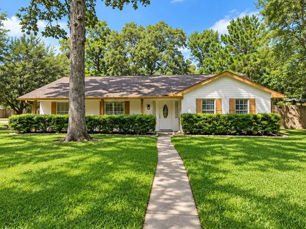 809 Glen Hollow Dr, Conroe, TX 77385
