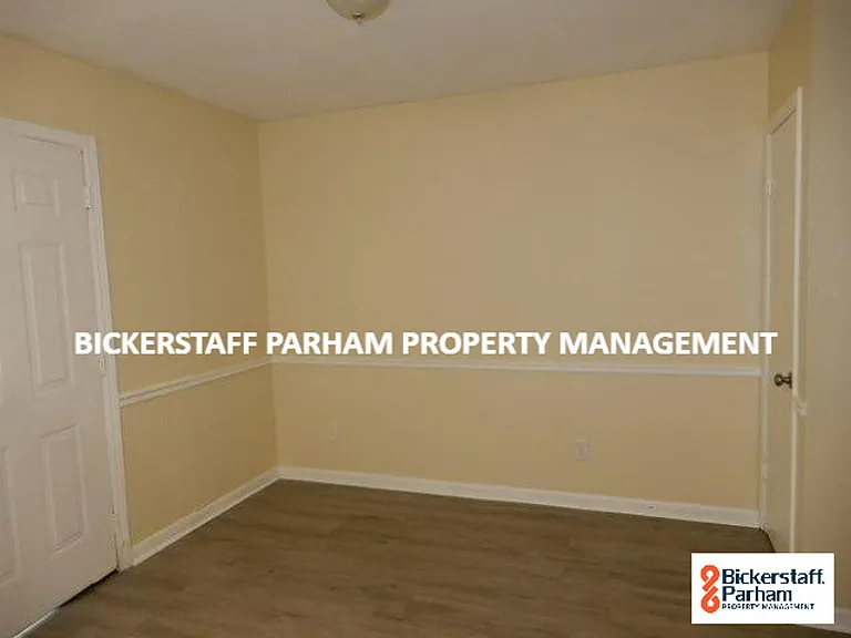 1263 Cedar Ave — Photo 4