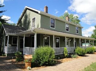 E8722 Seefeld Rd, New London, WI 54961